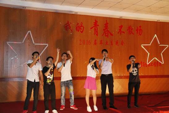 何老師與12級同學們帶來歌曲串燒原圖